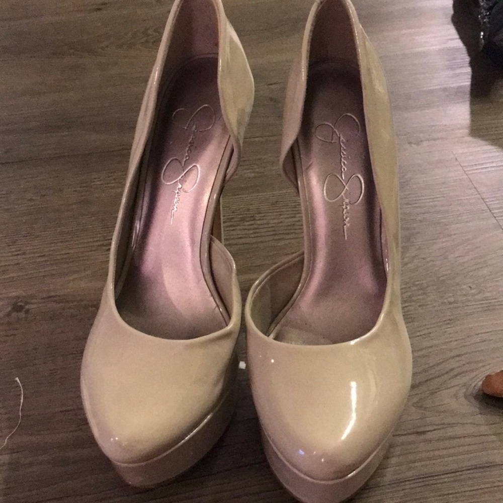 Jessica Simpson patent platform heel 6.5